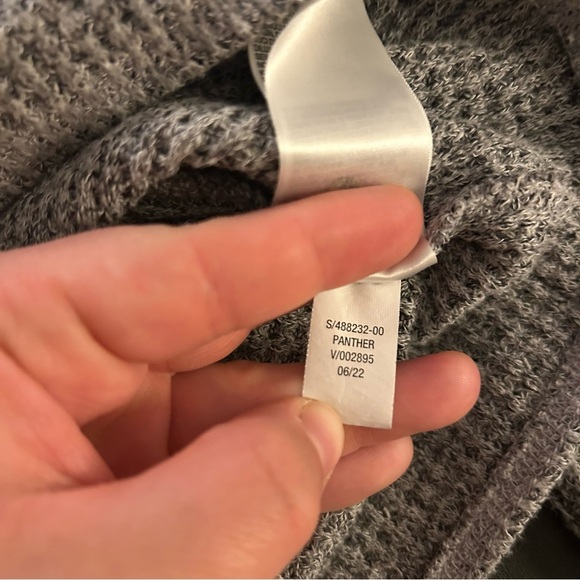 Old Navy Grey Waffle Knit Long Sleeved Thermal Size L Fall Layering Cozy Warm - Picture 5 of 11